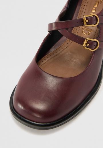 Туфли с ремешком