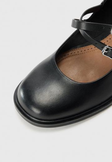 Туфли с ремешком