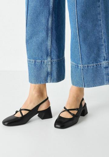 Туфли с ремешком