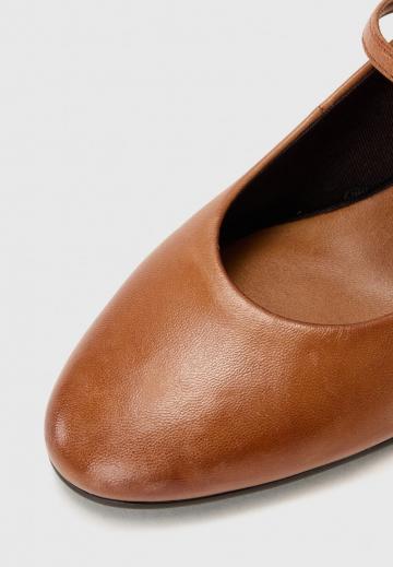 Туфли с ремешком