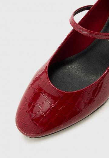 Туфли с ремешком