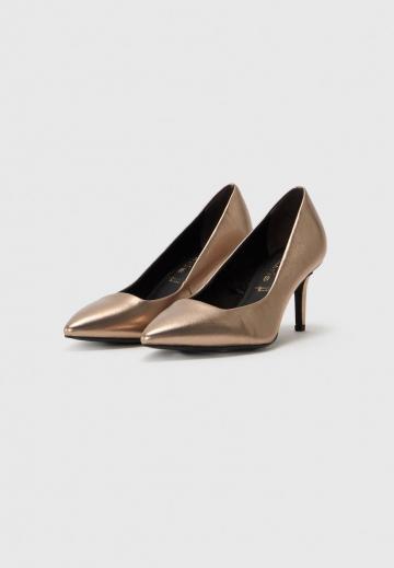 Туфли на высоком каблуке