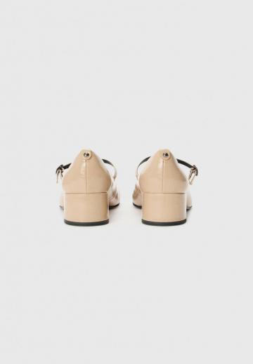 Туфли с ремешком