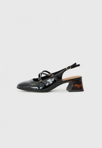Туфли с ремешком