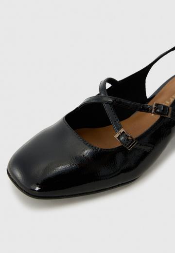 Туфли с ремешком