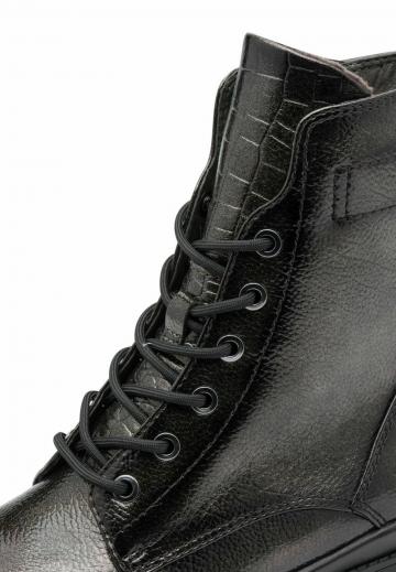 Ботинки на шнуровке