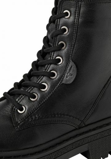 Ботинки на шнуровке