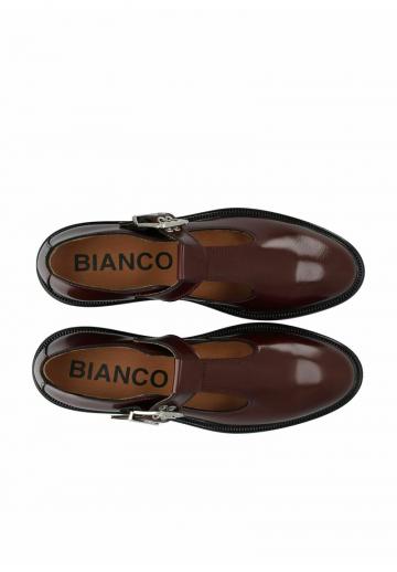 Туфли с ремешком