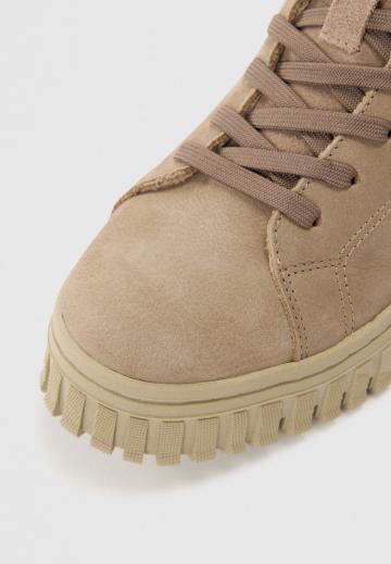 Полусапожки на платформе