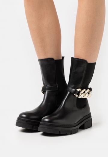 Полусапожки на платформе