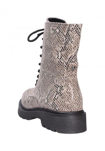 Ботинки на шнуровке