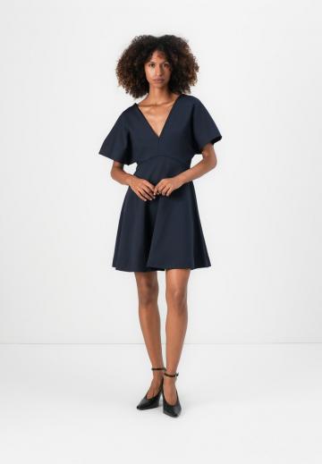 Короткое платье