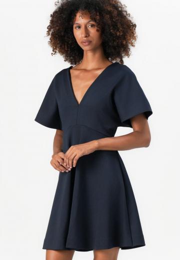 Короткое платье