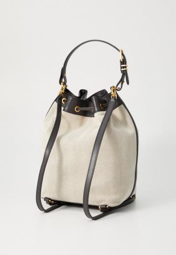 Кожаный рюкзак