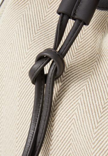 Кожаный рюкзак