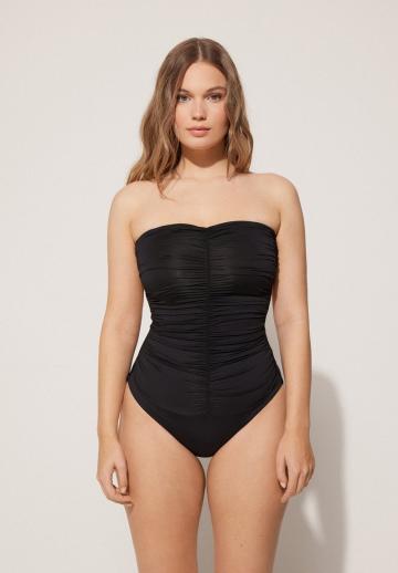 Слитный купальник