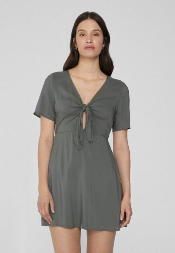 Короткое платье