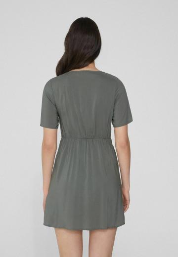 Короткое платье