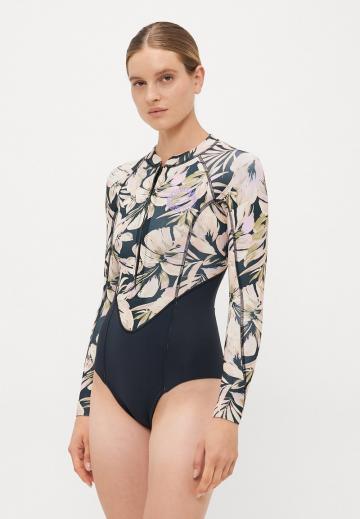 Слитный купальник