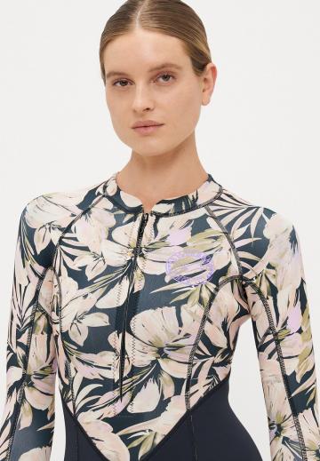 Слитный купальник