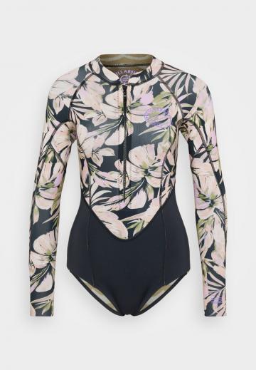 Слитный купальник