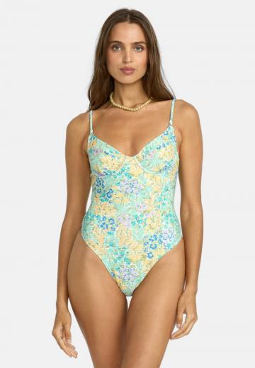 Слитный купальник