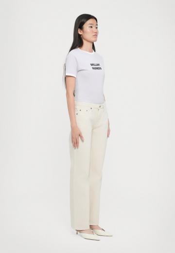 Прямые джинсы