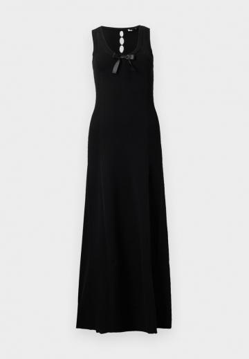 Вязаное платье