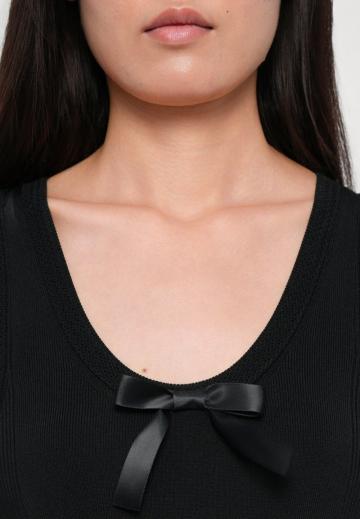 Вязаное платье