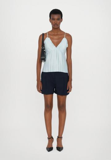 Топ на бретельках