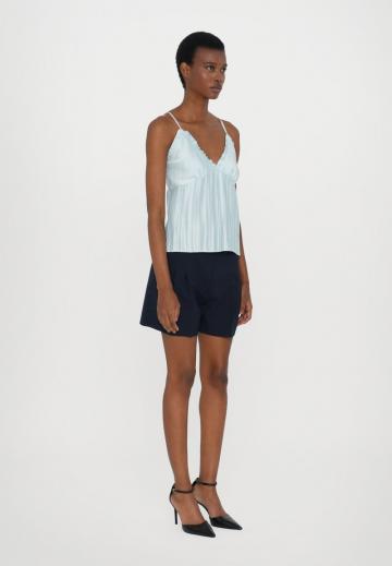 Топ на бретельках