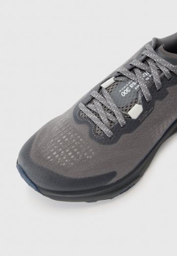 Беговые кроссовки