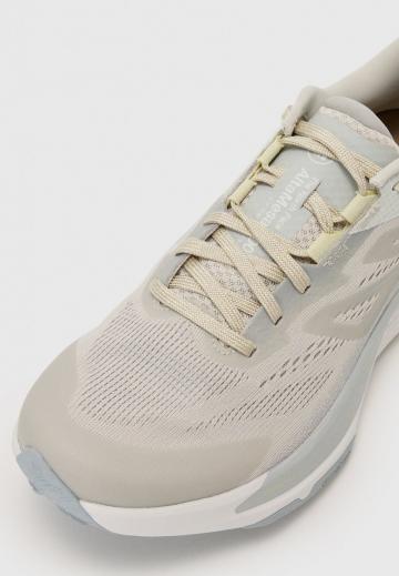 Беговые кроссовки