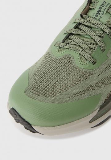 Беговые кроссовки