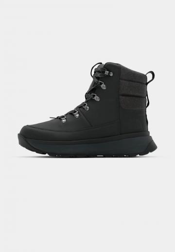 Походные ботинки