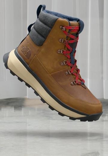Походные ботинки
