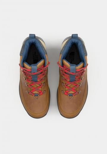 Походные ботинки