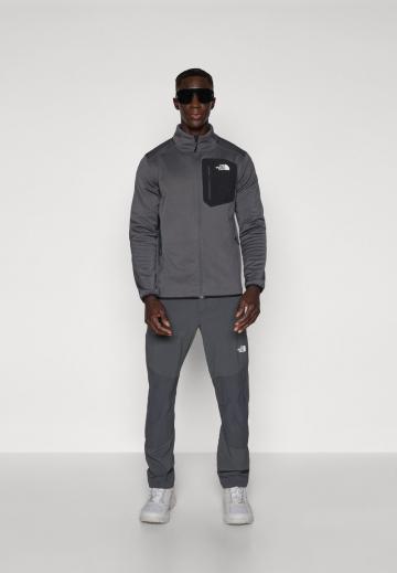 Спортивная кофта