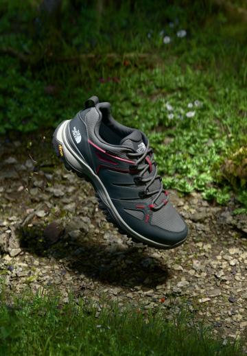 Походные кроссовки