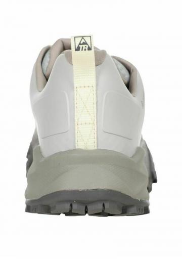 Беговые кроссовки