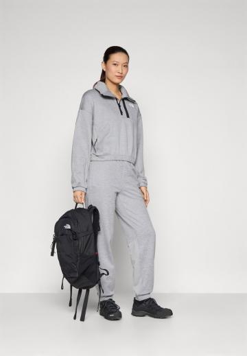 Спортивная толстовка