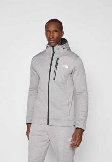 Спортивная кофта