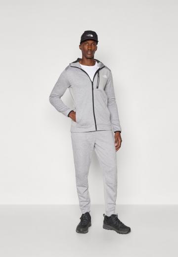 Спортивная кофта