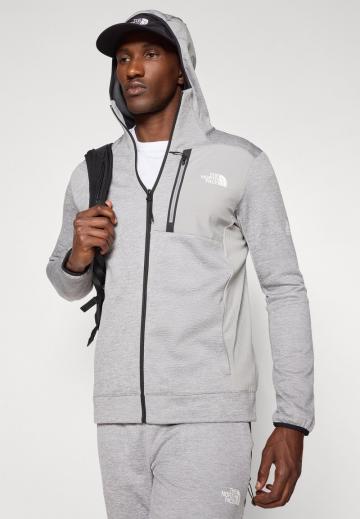 Спортивная кофта