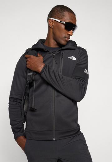 Спортивная кофта