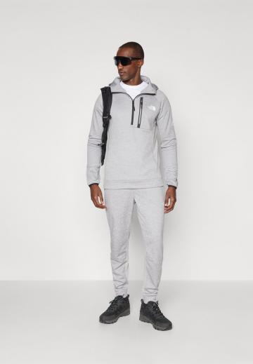 Спортивная кофта