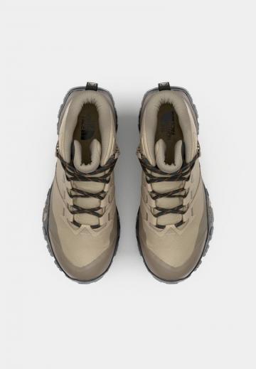 Походные ботинки