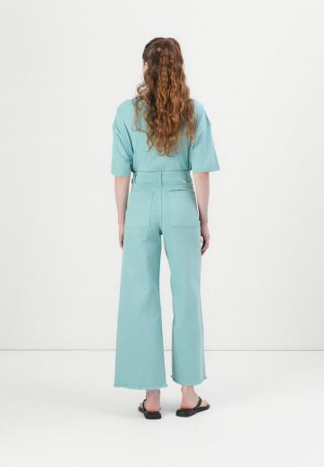 Клешеные джинсы