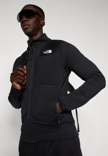 Спортивная кофта