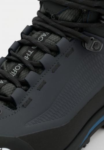 Походные ботинки